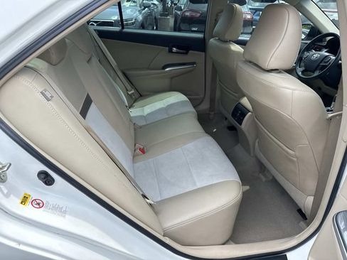 Used 2013 Toyota Camry XLE w/ Leather Pkg FWD image 11