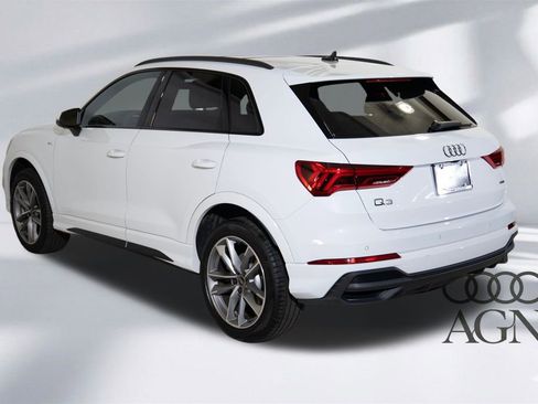 Certified 2025 Audi Q3 2.0T Premium w/ Convenience Package image 8