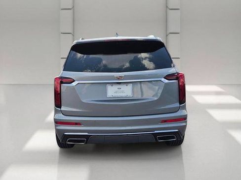 Certified 2025 Cadillac XT6 Luxury FWD image 4
