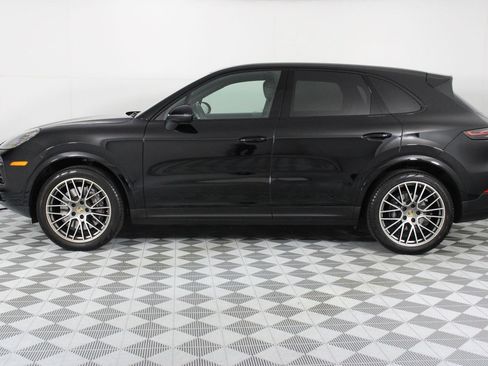 Certified 2022 Porsche Cayenne Platinum Edition AWD/4WD image 2