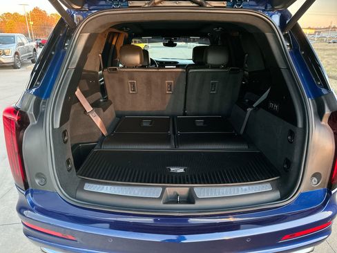 Used 2024 Cadillac XT6 Premium Luxury w/ Platinum Package image 24