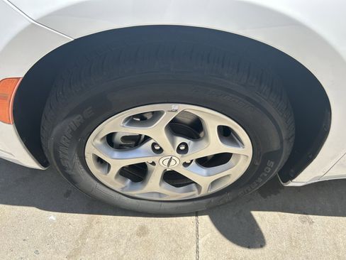Used 2023 Chrysler Pacifica Limited FWD image 12