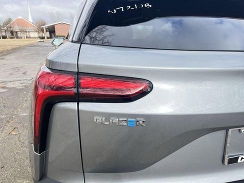 Used 2024 Chevrolet Blazer EV LT image 29