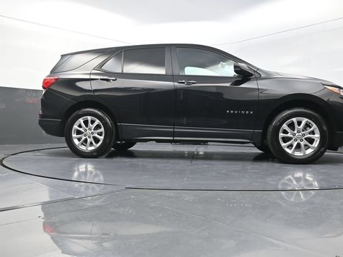 Used 2020 Chevrolet Equinox LS AWD/4WD image 30