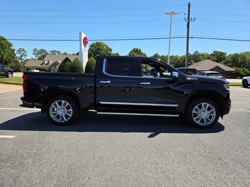 Used 2025 Chevrolet Silverado 1500 High Country AWD/4WD image 12