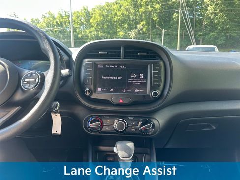 Used 2024 Kia Soul LX w/ Option Group 015 FWD image 15