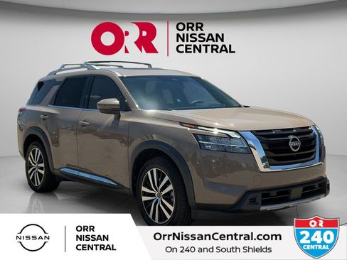 Used 2023 Nissan Pathfinder Platinum w/ Lighting Package (N92) AWD/4WD image 3