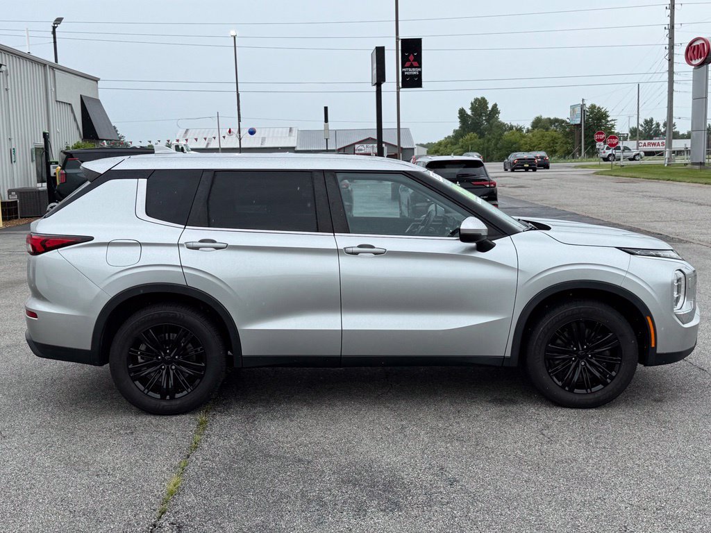 Used 2022 Mitsubishi Outlander ES AWD/4WD image 8