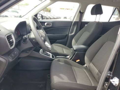 Used 2026 Hyundai Venue SE FWD image 14