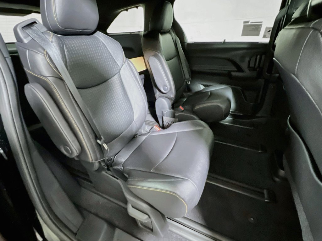 New 2026 Toyota Sienna XLE Woodland Edition AWD/4WD image 20