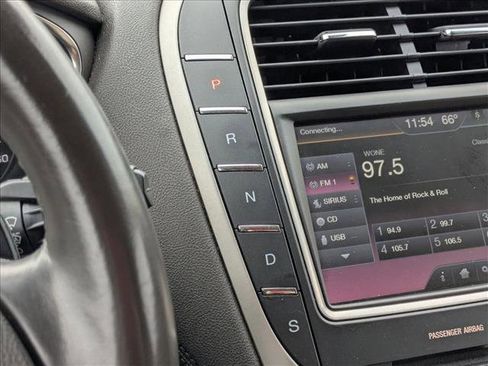 Used 2016 Lincoln MKX Reserve w/ Driver Assistance Package image 18