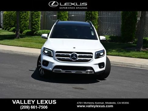 Used 2021 Mercedes-Benz GLB 250 4MATIC image 2