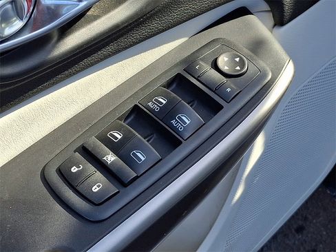 Used 2020 Jeep Cherokee Latitude Plus w/ Cold Weather Group image 26