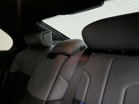 Used 2025 BMW i7 xDrive60 w/ Executive Package RWD image 44