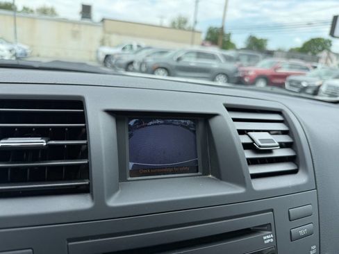 Used 2011 Toyota Highlander 4WD w/ Tech Pkg image 21