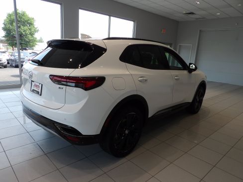 Used 2023 Buick Envision Essence w/ Sport Touring Package AWD/4WD image 4