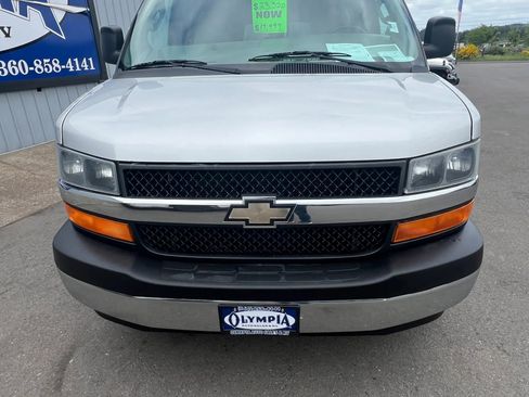 Used 2017 Chevrolet Express 3500 LT w/ LT Preferred Equipment Group RWD image 2