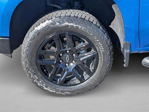 Used 2024 Chevrolet Silverado 1500 Custom Trail Boss w/ Turbomax Blackout Package AWD/4WD image 15