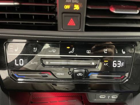 Used 2025 Volkswagen Jetta GLI Autobahn FWD image 19