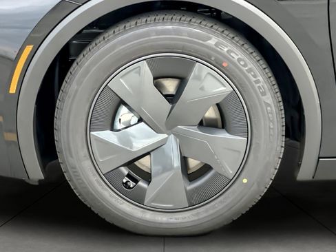 New 2026 Toyota Prius Plug-In Hybrid FWD image 25