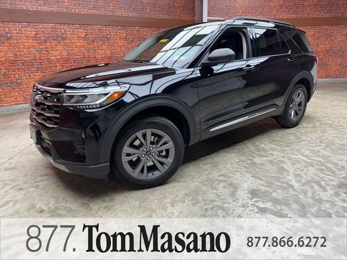 New 2025 Ford Explorer Active w/ Active Comfort Package image 1