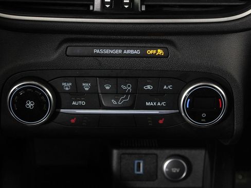 Used 2020 Ford Escape SE image 22