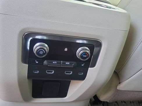 Used 2023 GMC Yukon Denali RWD image 31