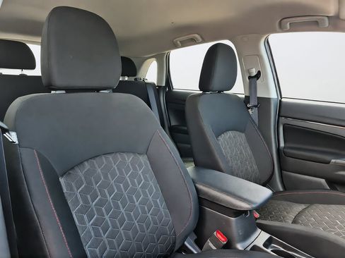 Used 2025 Mitsubishi Outlander Sport LE AWD/4WD image 25