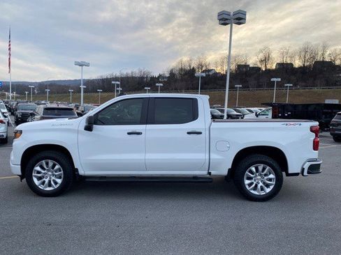 Certified 2025 Chevrolet Silverado 1500 Custom image 2