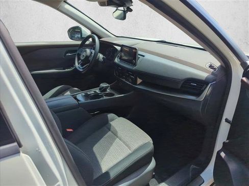 Certified 2022 Nissan Rogue SV FWD image 20