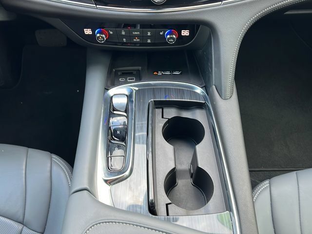 Used 2024 Buick Enclave Essence w/ Experience Buick Package FWD image 15