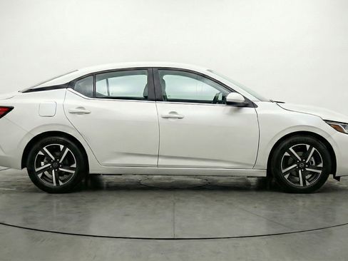Used 2025 Nissan Sentra SV FWD image 11