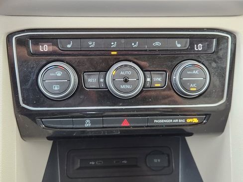 Used 2022 Volkswagen Atlas SE FWD image 22