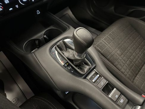 Used 2023 Honda HR-V LX image 15