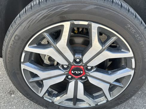 Used 2022 Kia Seltos SX w/ Sunroof Package image 14