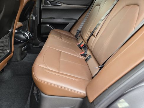 Used 2023 Alfa Romeo Stelvio Ti image 11