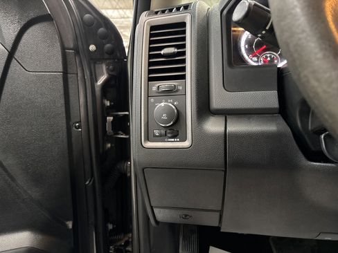 Used 2018 RAM 1500 Express w/ Express Value Package image 16