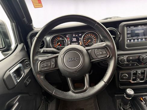 Used 2022 Jeep Gladiator Sport image 12