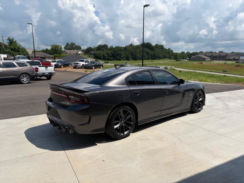 Used 2019 Dodge Charger Scat Pack RWD image 5