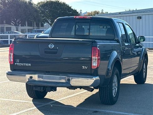 Used 2014 Nissan Frontier SV image 9