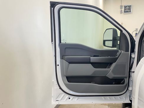 New 2026 Ford F250 XLT w/ FX4 Off-Road Package AWD/4WD image 9