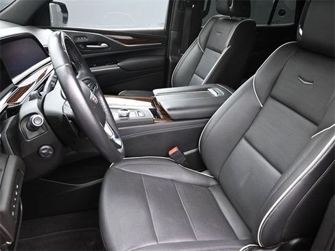 Used 2022 Cadillac Escalade Premium Luxury image 13