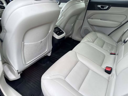 Used 2021 Volvo XC60 T5 Inscription w/ Protection Package Premier image 16