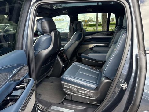 Certified 2025 Cadillac Escalade IQ Luxury 2 w/ LPO, Premium Carpet Package image 15