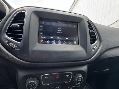 Used 2021 Jeep Compass Latitude w/ Convenience Group AWD/4WD image 18