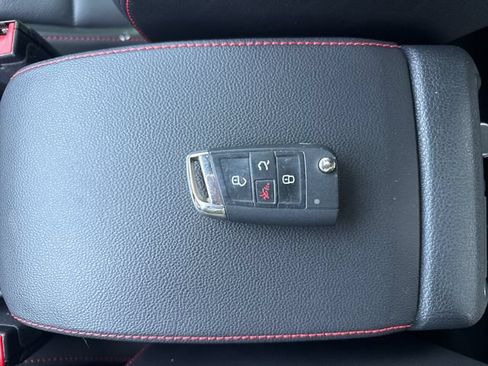 Used 2019 Volkswagen GTI SE FWD image 12