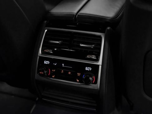 Used 2019 BMW ALPINA B7 xDrive image 32