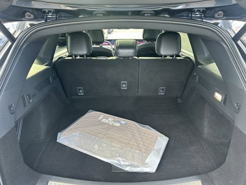 Used 2024 Lincoln Nautilus Premier w/ Equipment Group 102A image 7