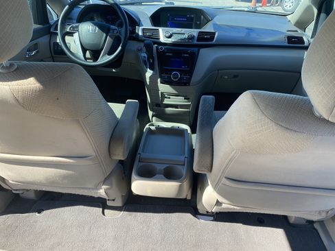 Used 2017 Honda Odyssey SE image 17