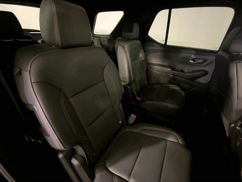 Used 2023 Chevrolet Traverse LT image 23